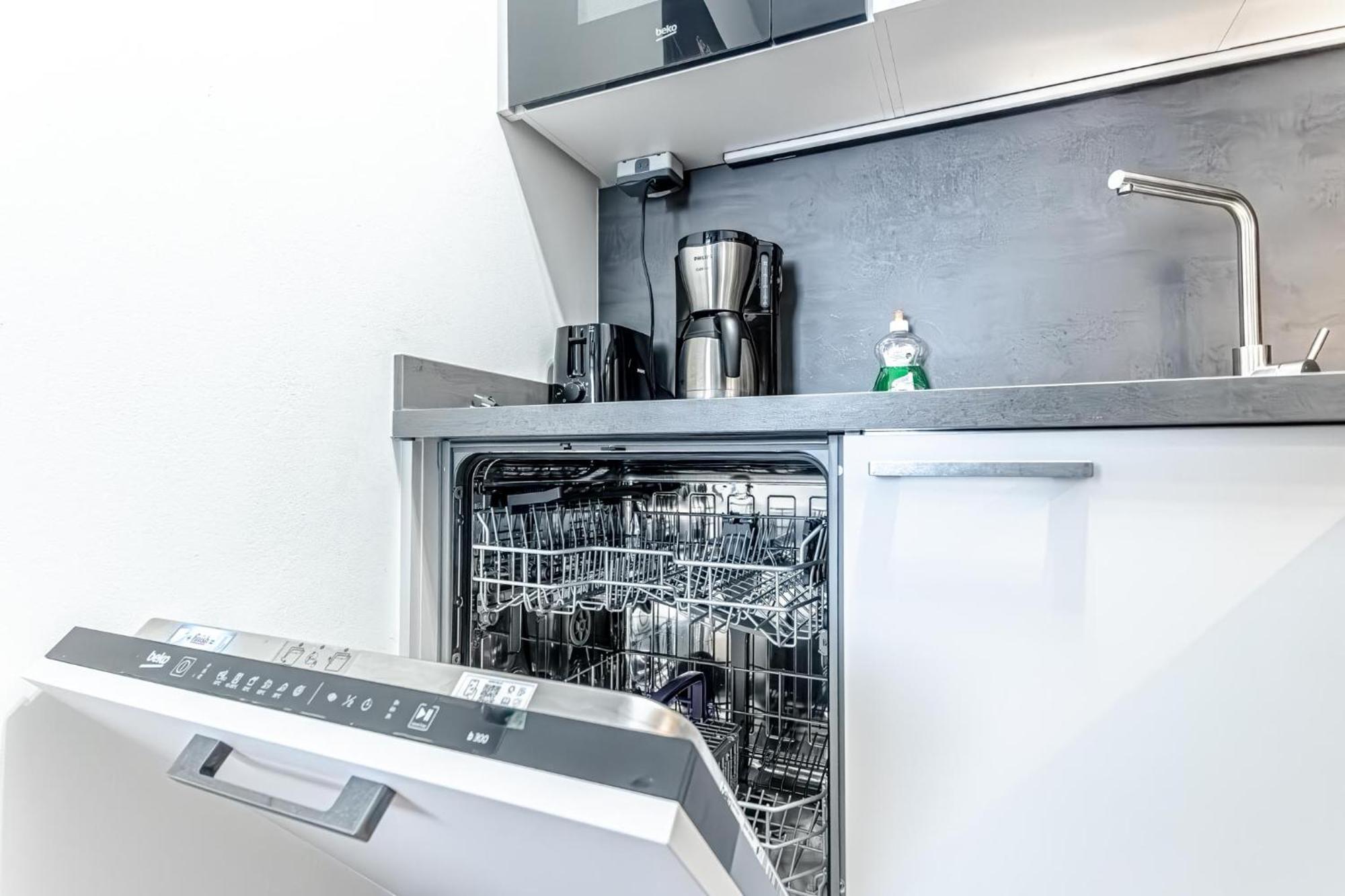 Charming 1Br, Steps From Reumannplatz U1 Apartment Vienna Luaran gambar