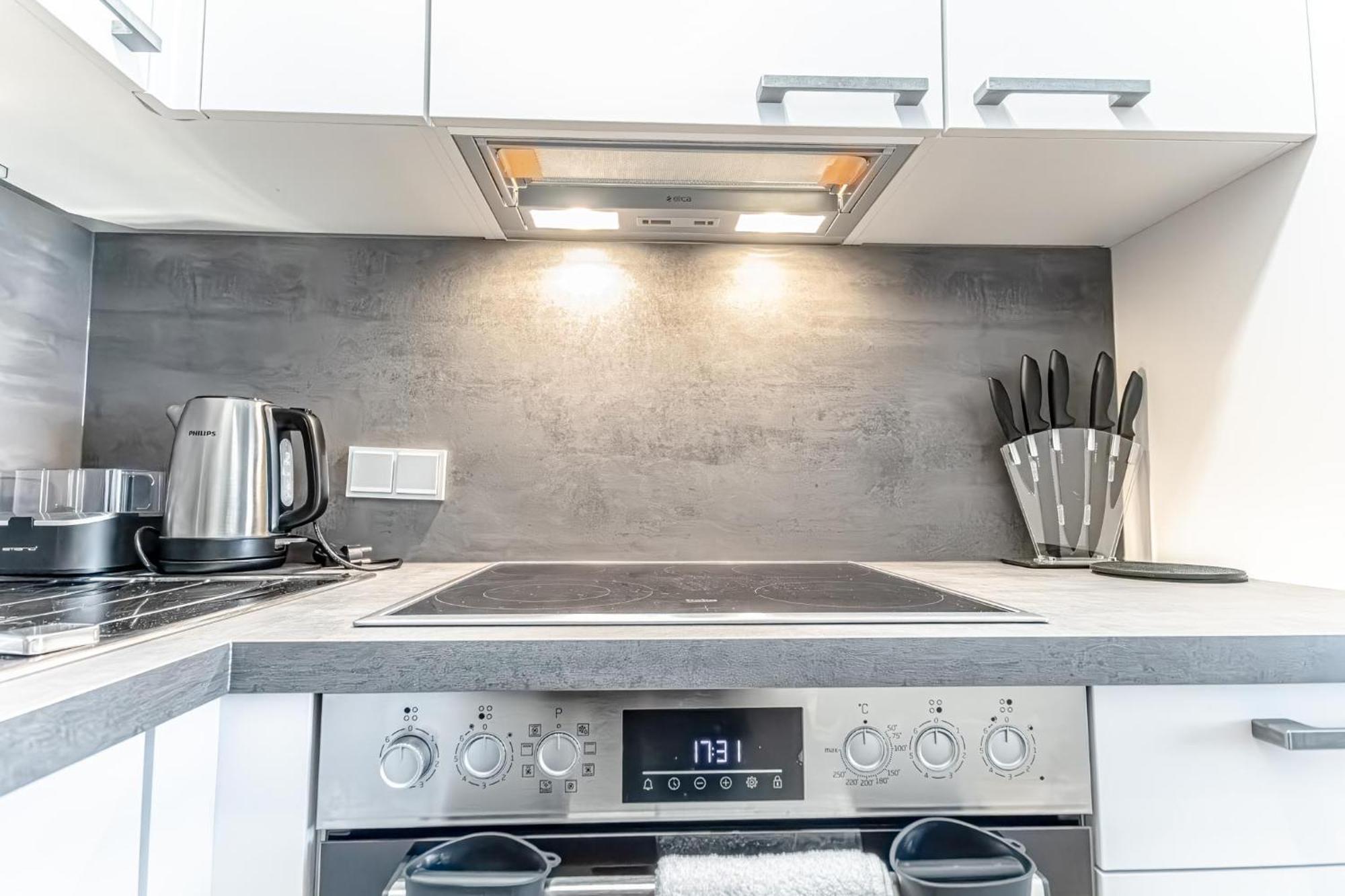 Charming 1Br, Steps From Reumannplatz U1 Apartment Vienna Luaran gambar