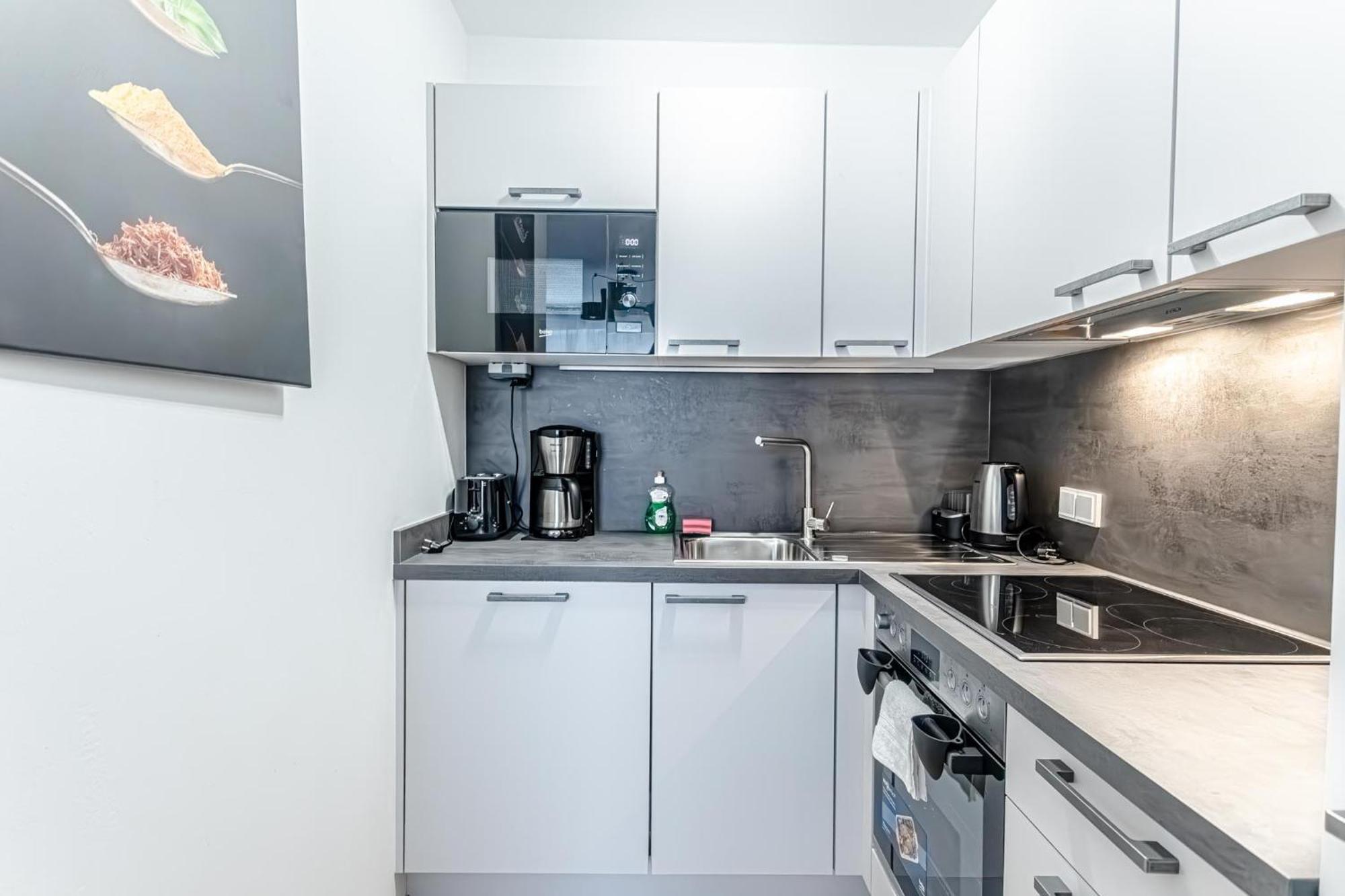 Charming 1Br, Steps From Reumannplatz U1 Apartment Vienna Luaran gambar